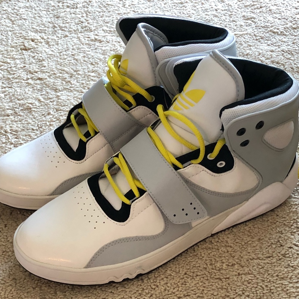 Adidas High Top Sneaker